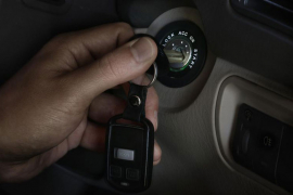 Poznanici iz kafane ga pretukli i oteli mu auto