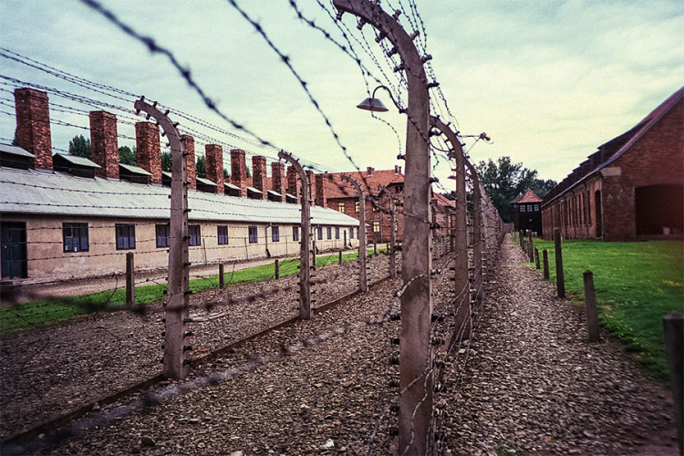 Zakon stupio na snagu: Optuživanje Poljaka za holokaust krivično djelo