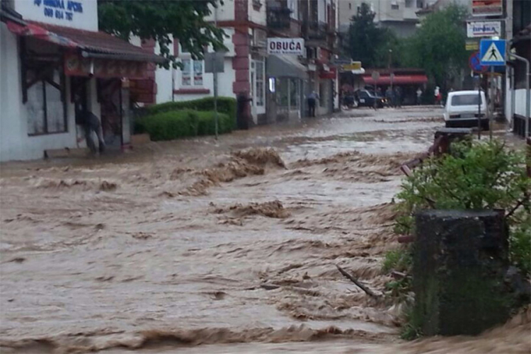 U Prokuplju vanredna situacija, evakuisano više od 75 ljudi