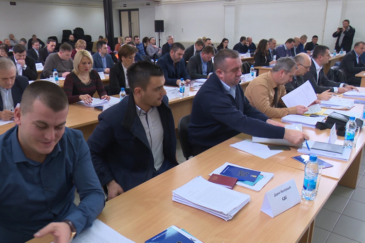 Zašto ćute odbornici pozicije?