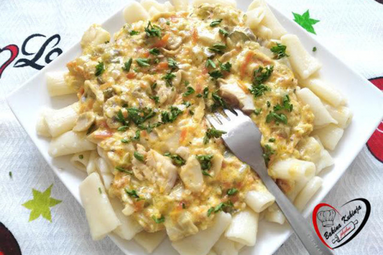 Pasta s prelivom od šampinjona