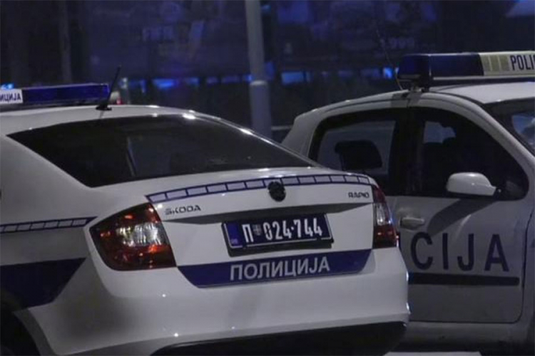 Gorio policijski automobil u Niškoj banji