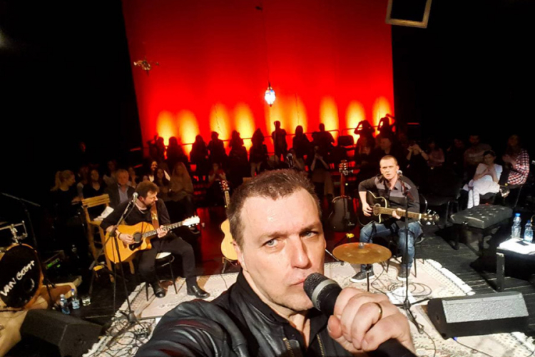​“Van Gogh” priredio akustični koncert za pamćenje