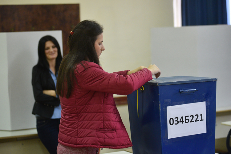 Skeniranje glasačkih listića sačekaće 2020. godinu