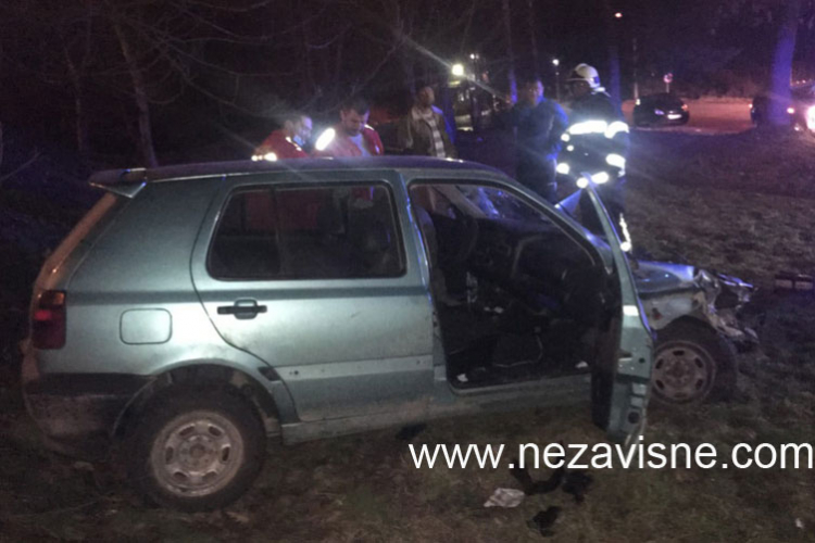 Saobraćajna nezgoda u Vrbanji, vatrogasci izvukli vozača