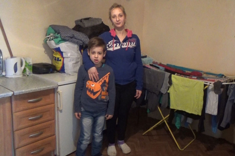 Pomozite mladoj porodici koja živi u garaži punoj vlage