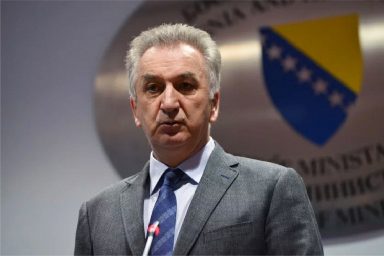 Šarović pooštrio procedure za izvoz voća i povrća u Rusiju