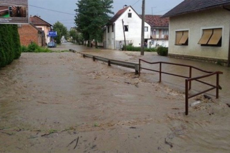 U Kostajnici proglašeno vanredno stanje