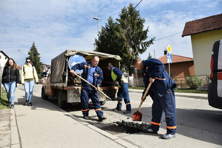 U Banjaluci počela sanacija oštećenih puteva