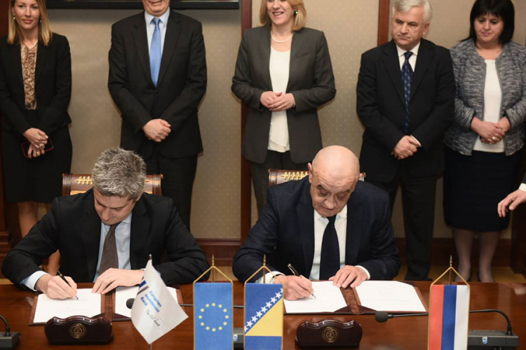 Za most u Gradišci 6,78 miliona €, za autoput Banjaluka-Doboj 47 miliona €