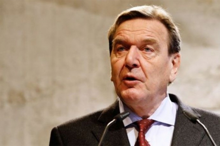 Šreder: EU mora odgovoriti na politiku SAD