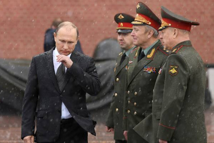 Analitičari: Putina Rusi vole, Zapad ga mrzi, ali poštuje