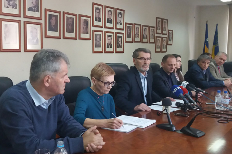 Tuzla traži izvinjenje od Čovića