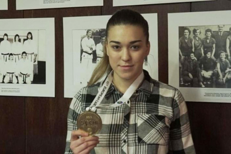 Bektaševa bronzana u Roterdamu
