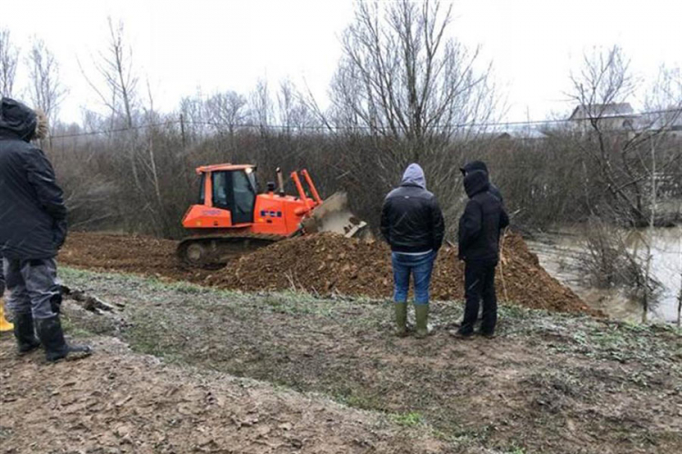 Pri kraju radovi na sanaciji klizišta na nasipu u Kozarskoj Dubici