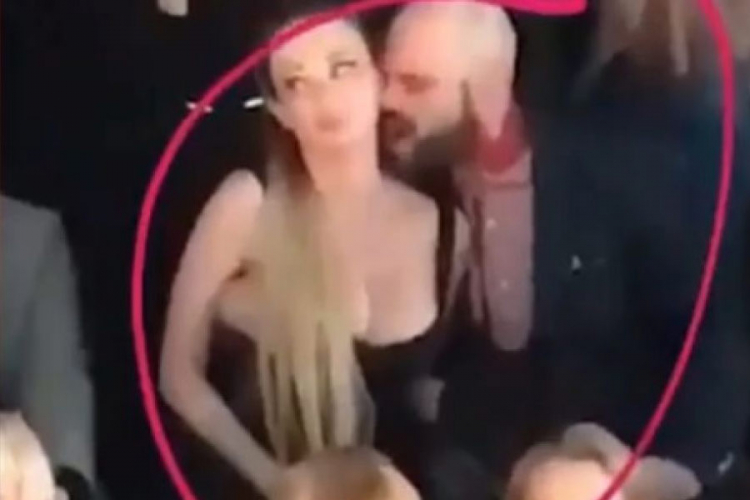 Ruska pjevačica snimljena kako zadovoljava voditelja