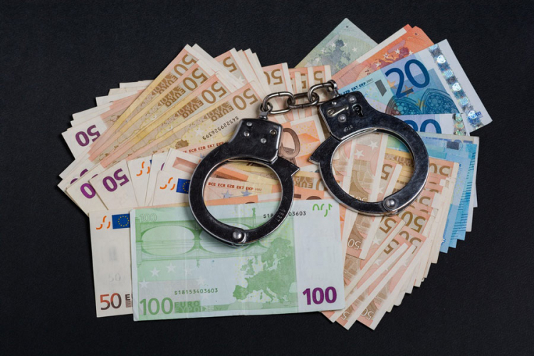 Bivši supružnici u zelenaškom trouglu