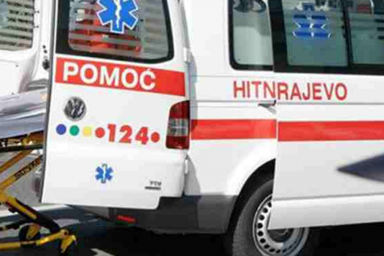 Vozilo Hitne pomoći udarilo pješaka