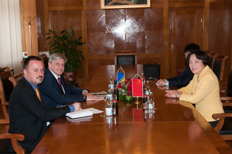 Softić i Bo: Kina želi da investira u infrastrukturne projekte u BiH