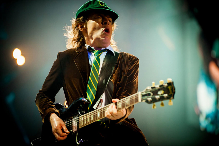 AC/DC rade na novom albumu s Akslom Rouzom