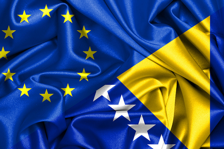 Kandidatski status na dugom štapu