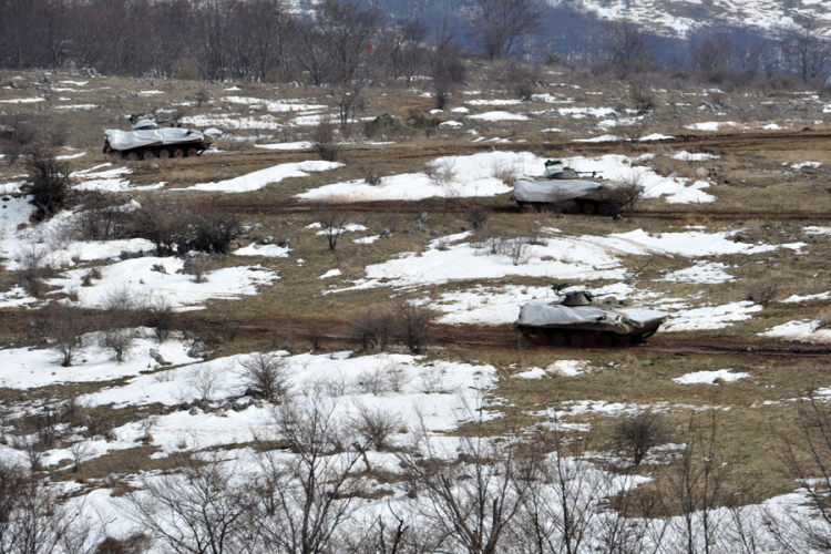 Vježba Vojske Srbije: Tenkovi, haubice, helikopteri u blizini Ćuprije