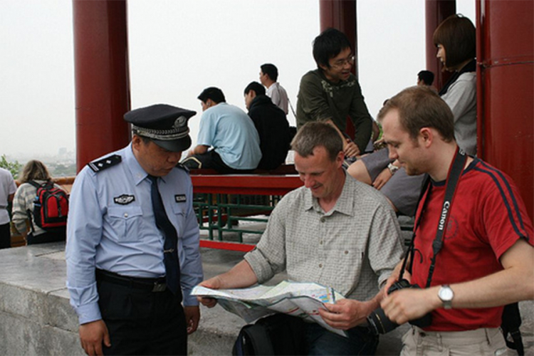 Vic dana: Turista i policajac