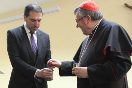 Ko je pobijedio u tucanju jaja, kardinal Puljić ili Čavara?