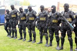 Domaći proizvođači neće praviti policijske uniforme?