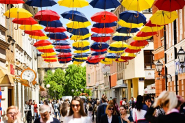 Raznobojni kišobrani uljepšali centar Banjaluke