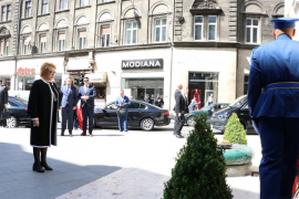 Polaganjem cvijeća kod Vječne vatre Matvijenko počela službenu ...