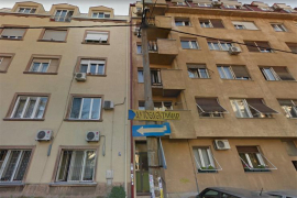 Mladić teško povrijeđen u padu sa petog sprata