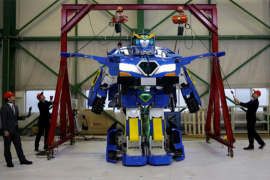 Japanski transformers za minut od robota postaje auto