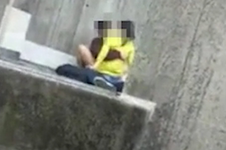 Vodili ljubav na krovu fakulteta, prolaznici ih snimali i "navijali"