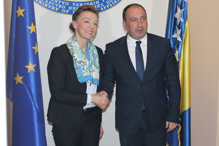 Crnadak sa Pejčinović Burić: Nastaviti saradnju Hrvatske i BiH