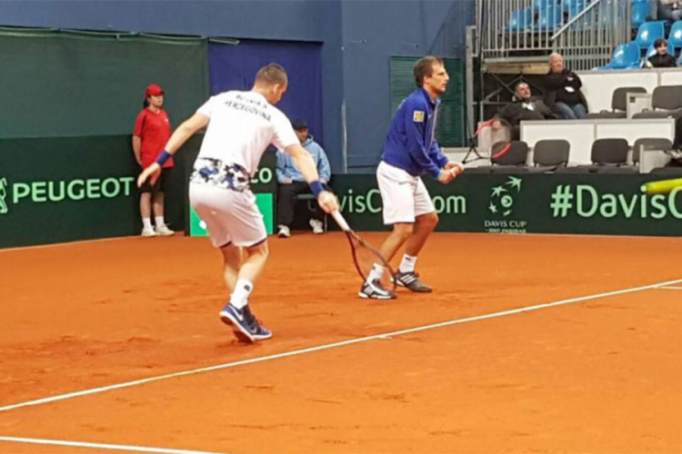 Davis cup: Bašić i Brkić bolji od Slovaka u dublu