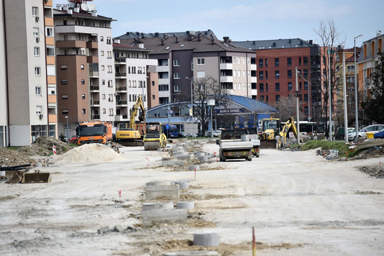 Obustava saobraćaja u Ulici Stevana Bulajića