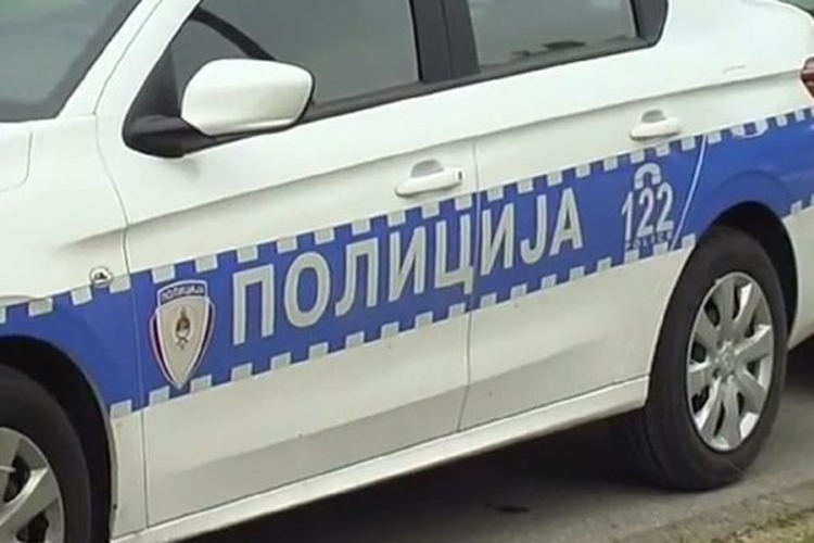 Povrijeđen motociklista i njegov maloljetni saputnik