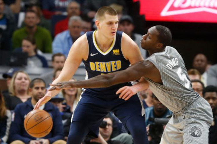 Denver oštećen u završnici meča sa Minesotom