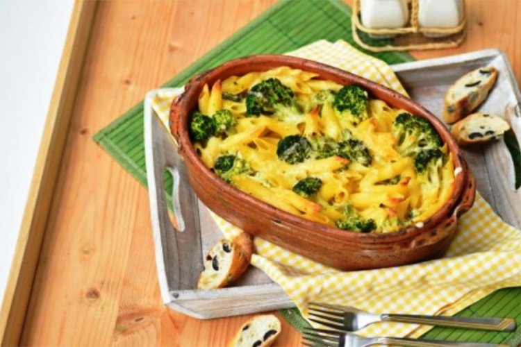 Gratinirana brokula sa makaronima