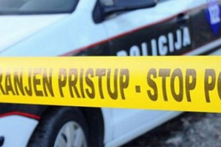 Muškarac se upucao iz automatske puške