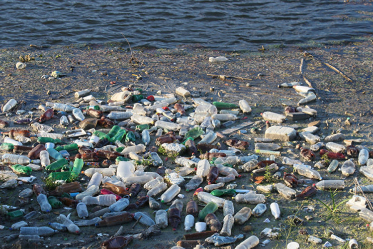Otkriven enzim koji uništava plastiku