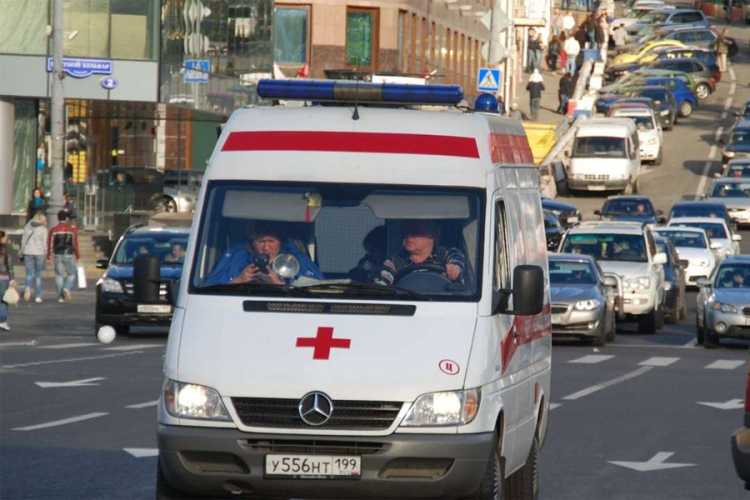 Učenik pokušao zapaliti školu pa izbo četiri osobe