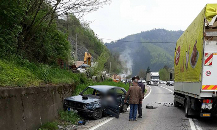 Dobojlija poginuo u sudaru golfa i kamiona