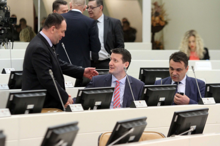 SDA stala uz Izetbegovićeve ratnohuškačke izjave