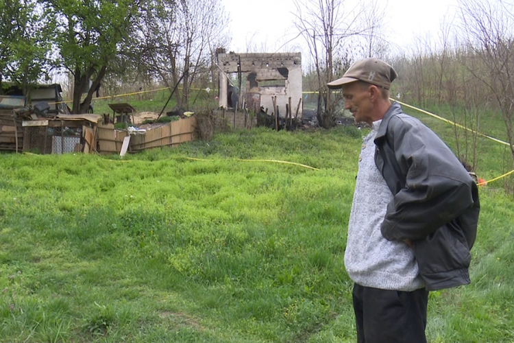 Fahrudinu Drapiću iz sanskog sela Demiševci vatra progutala svu imovinu