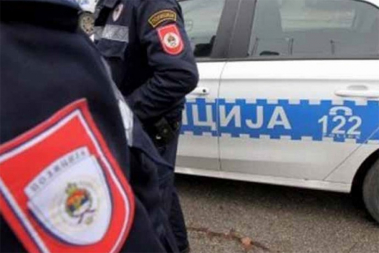 Maloljetno lice povrijeđeno u sudaru dva vozila