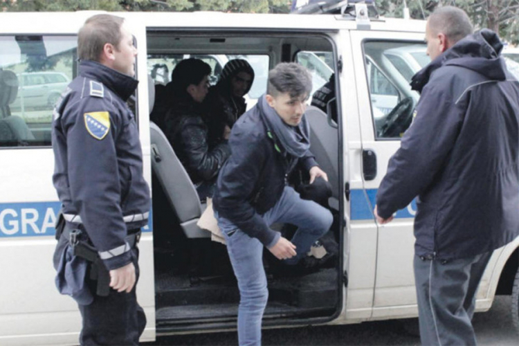 Razbijen lanac krijumčarenja migranata iz BiH u Hrvatsku