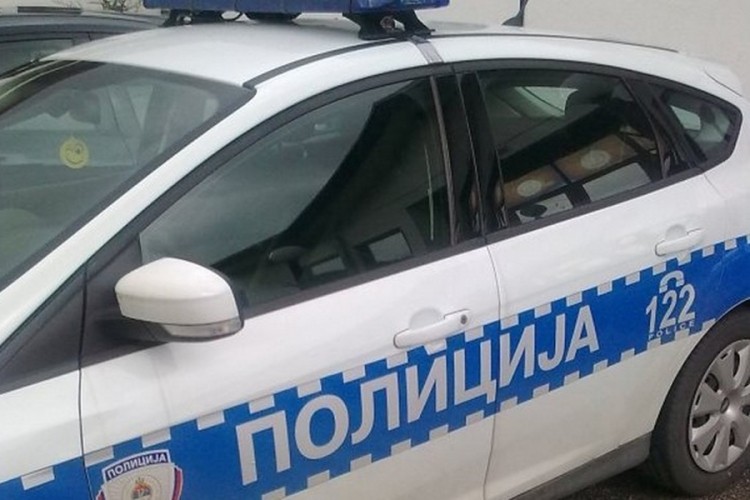 U sudaru tri automobila jedno lice povrijeđeno