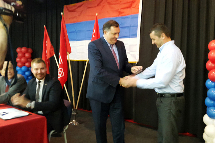 Dodik zadovoljan radom Gradskog odbora dobojskog SNSD-a